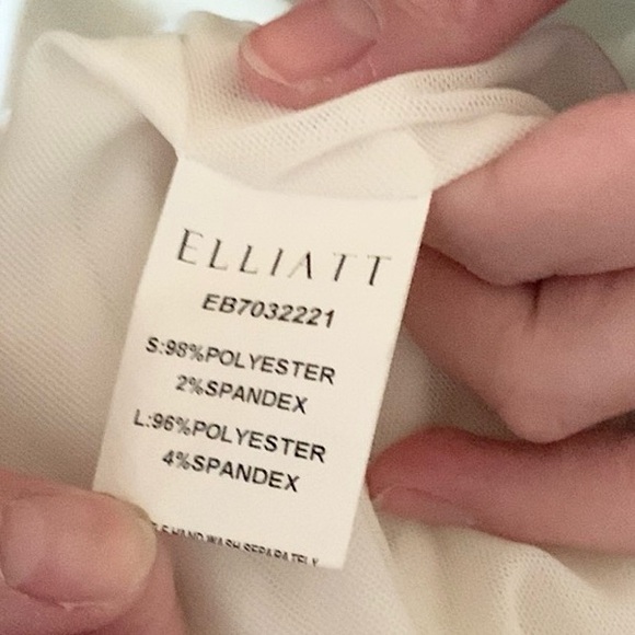 Elliatt Ivory Collins Mermaid Gown NWOT Size 8 - Picture 15 of 16